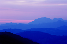 Sonnenaufgang auf der Rigi mit Blick in die Alpen, Zentralschweiz, Schweiz